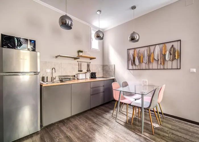 Akacfa-a13 Center 2 Bedroom Apartament *