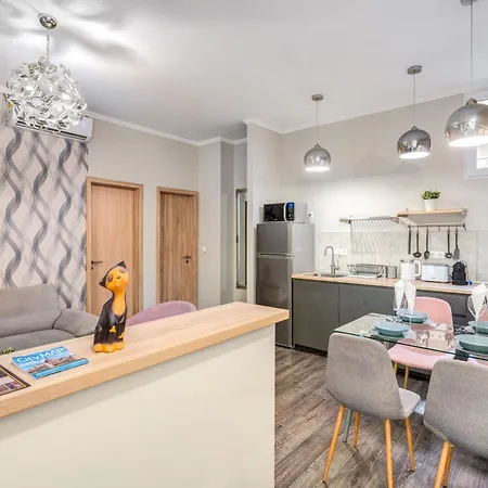 Akacfa-a13 Center 2 Bedroom Apartment