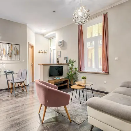 Akacfa-a13 Center 2 Bedroom Apartment Budapest
