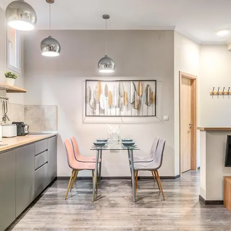 Akacfa-a13 Center 2 Bedroom Apartment *