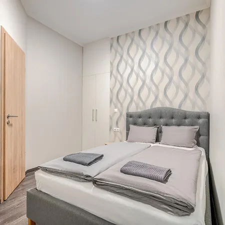 Apartment Akacfa-a13 Center 2 Bedroom Budapest
