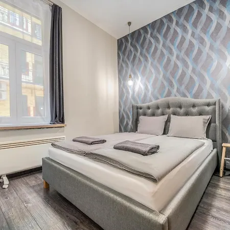 Akacfa-a13 Center 2 Bedroom Apartament *